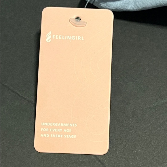 FEELINGIRL NWT Set of 4 Bras Black, Beige, Lavender, Light Blue - Picture 4 of 7